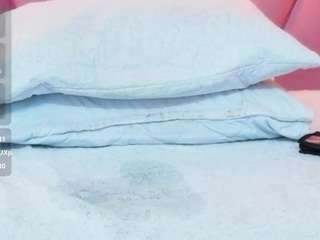 hornybarelylegalgirl