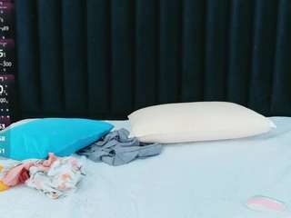 hornybarelylegalgirl webcam