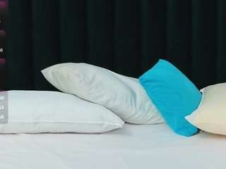 hornybarelylegalgirl webcam