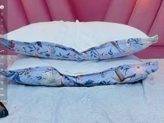 hornybarelylegalgirl