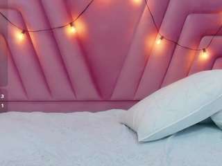 hornybarelylegalgirl Live Webcam on CamSoda