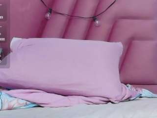 hornybarelylegalgirl live cam profile