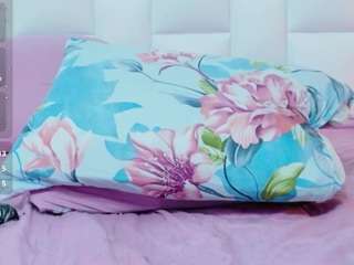 hornybarelylegalgirl