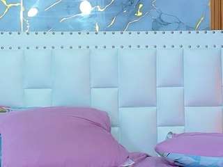 hornybarelylegalgirl's CamSoda show and profile