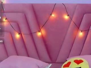 le modèle hornybarelylegalgirl est en webcam porno dans un show sur le site camsoda, il possède les tags suivants: ahegao,spank,nature,no smoking,orgasm,pegging,pussy,ride torso,shaved pussy,squirter,middle aged,strip,tattoos,tease,teen 18,thick,toys,young adult,moaning,mature