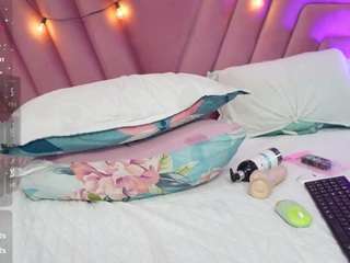 hornybarelylegalgirl