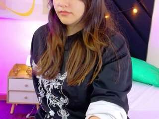 hornybarelylegalgirl