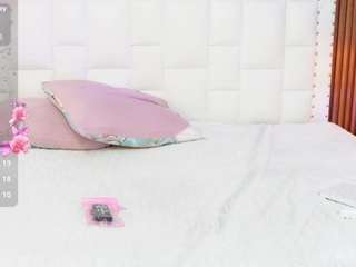 hornybarelylegalgirl Sex Cam Show