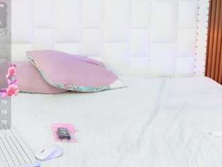 hornybarelylegalgirl Sex Cam Show