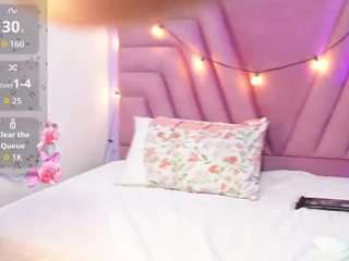 hornybarelylegalgirl live cam preview