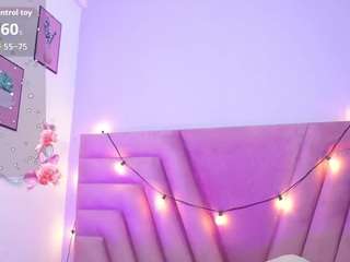 hornybarelylegalgirl live cam preview