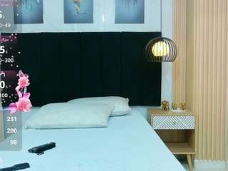 hornybarelylegalgirl live cam preview