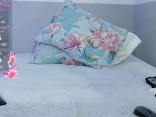 hornybarelylegalgirl live cam preview