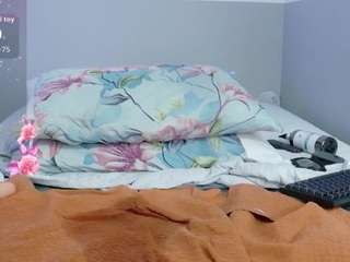 hornybarelylegalgirl