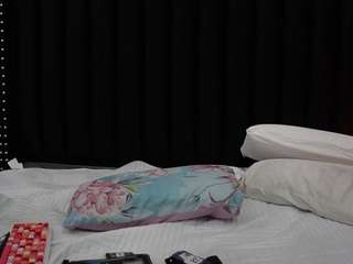 hornybarelylegalgirl