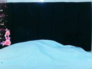 hornybarelylegalgirl live cam preview