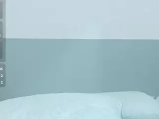 hornybarelylegalgirl's Live Sex Cam Show