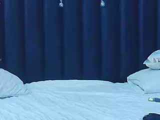 hornybarelylegalgirl's Live Sex Cam Show