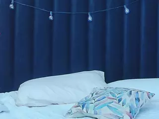 hornybarelylegalgirl's Live Sex Cam Show