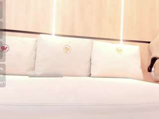 adela-chase Live Webcam on CamSoda