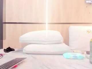 adela-chase Live Webcam on CamSoda