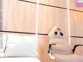 adela-chase webcam model