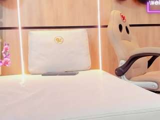 adela-chase webcam model