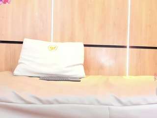 adela-chase Live Webcam on CamSoda