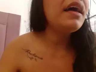 Chloee-Hott's Live Sex Cam Show