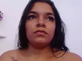Chloee-Hott's Live Sex Cam Show