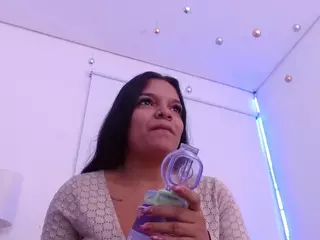 Chloee-Hott's Live Sex Cam Show