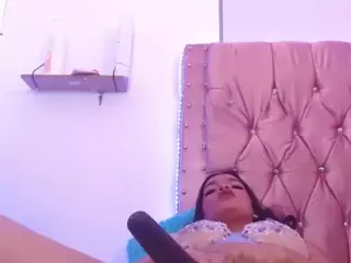 Chloee-Hott's Live Sex Cam Show