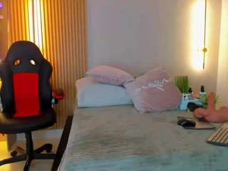 mia-becke Live Webcam on CamSoda