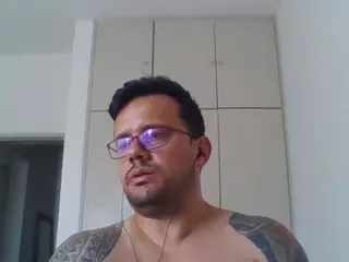 tattooedarms's Live Sex Cam Show