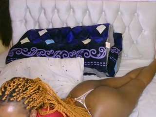 bustycece Live Webcam on CamSoda