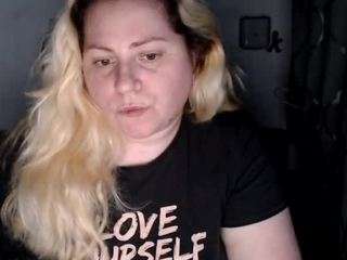 candycream17 Live Webcam on CamSoda