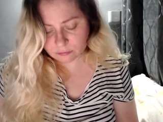 candycream17 Drinking live webcam