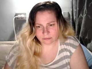 candycream17's CamSoda show and profile