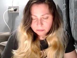 candycream17 live webcam show