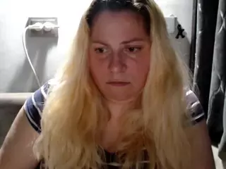 candycream17's Live Sex Cam Show