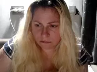 candycream17's Live Sex Cam Show