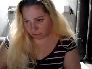 candycream17's Live Sex Cam Show