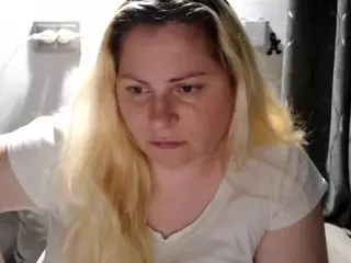 candycream17's Live Sex Cam Show