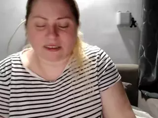 candycream17's Live Sex Cam Show