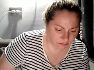 candycream17's Live Sex Cam Show