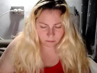 candycream17's Live Sex Cam Show