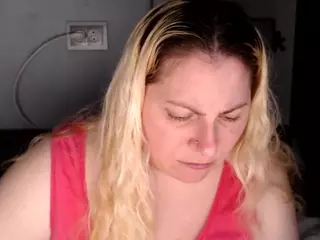 candycream17's Live Sex Cam Show