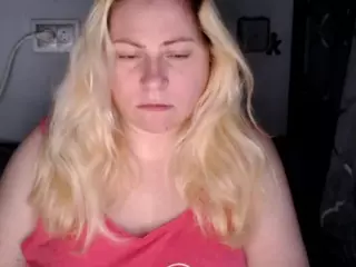 candycream17's Live Sex Cam Show