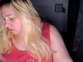 candycream17's Live Sex Cam Show