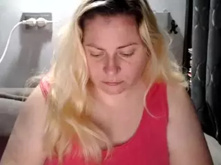 candycream17's Live Sex Cam Show